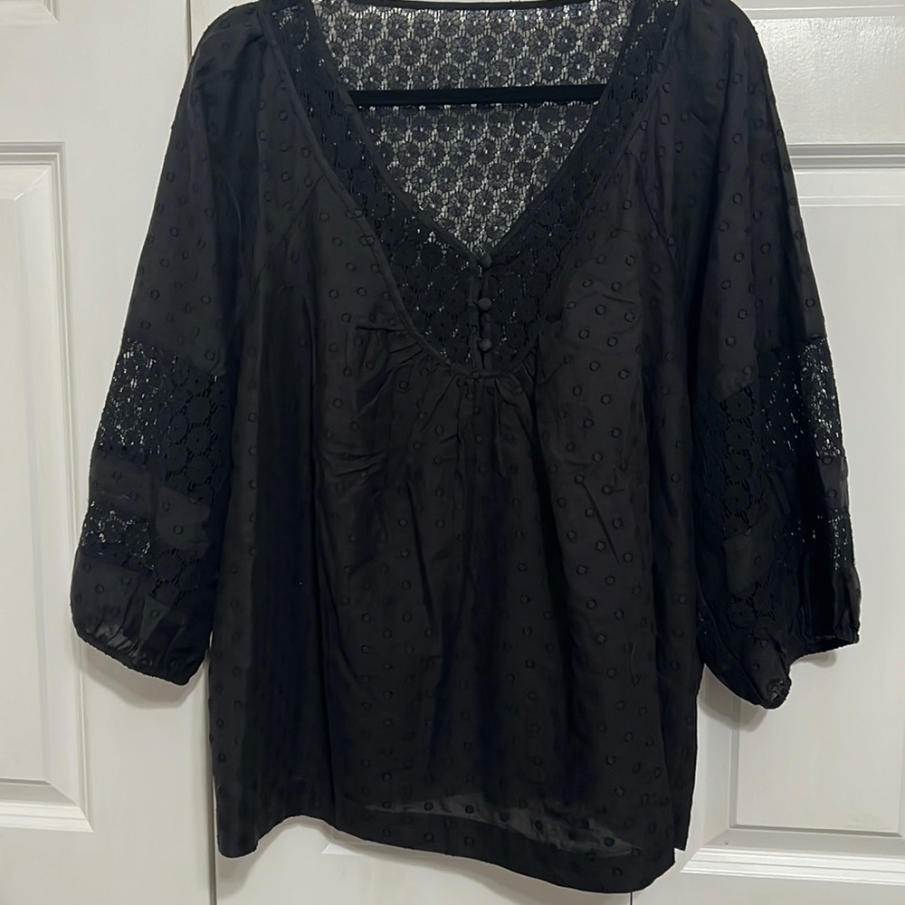 Torrid size 1X size 14/16 top